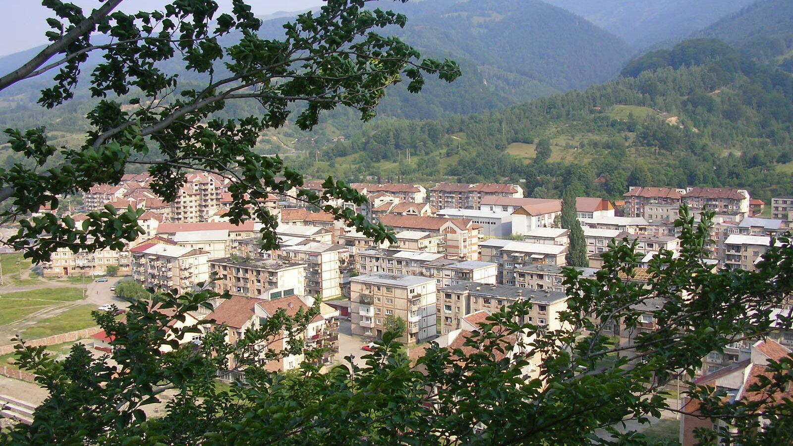 Uricani — fotografie panorama / centru oraș (Hunedoara, Transilvania)